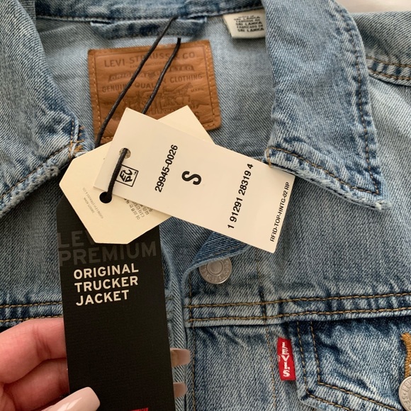 Levi’s Denim Jacket - Picture 3 of 6